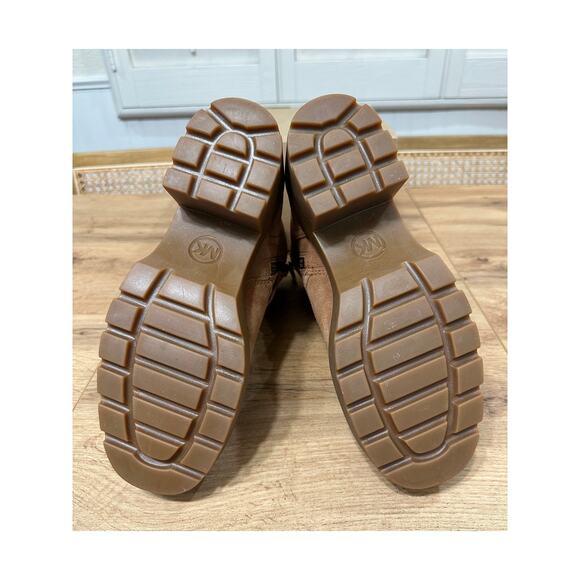 Michael Kors Perry Suede Moto Boots Luggage Camel Size 8 NWOB Chic Edgy Lug Sole - Picture 13 of 14